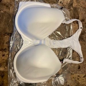 Brand new Victorias Secret bra 34DDD